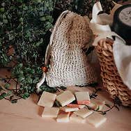 Zirbenseife im Sisal-Sackerl | Naturseife mit Bienenwachs + Zirbe | 60g
